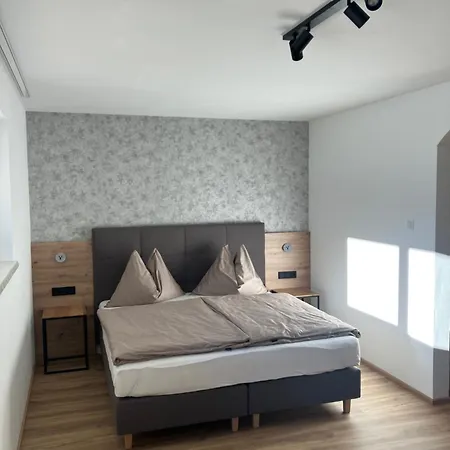 Heiss アパート *