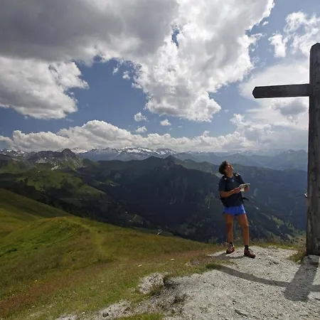 Heiss アパート *